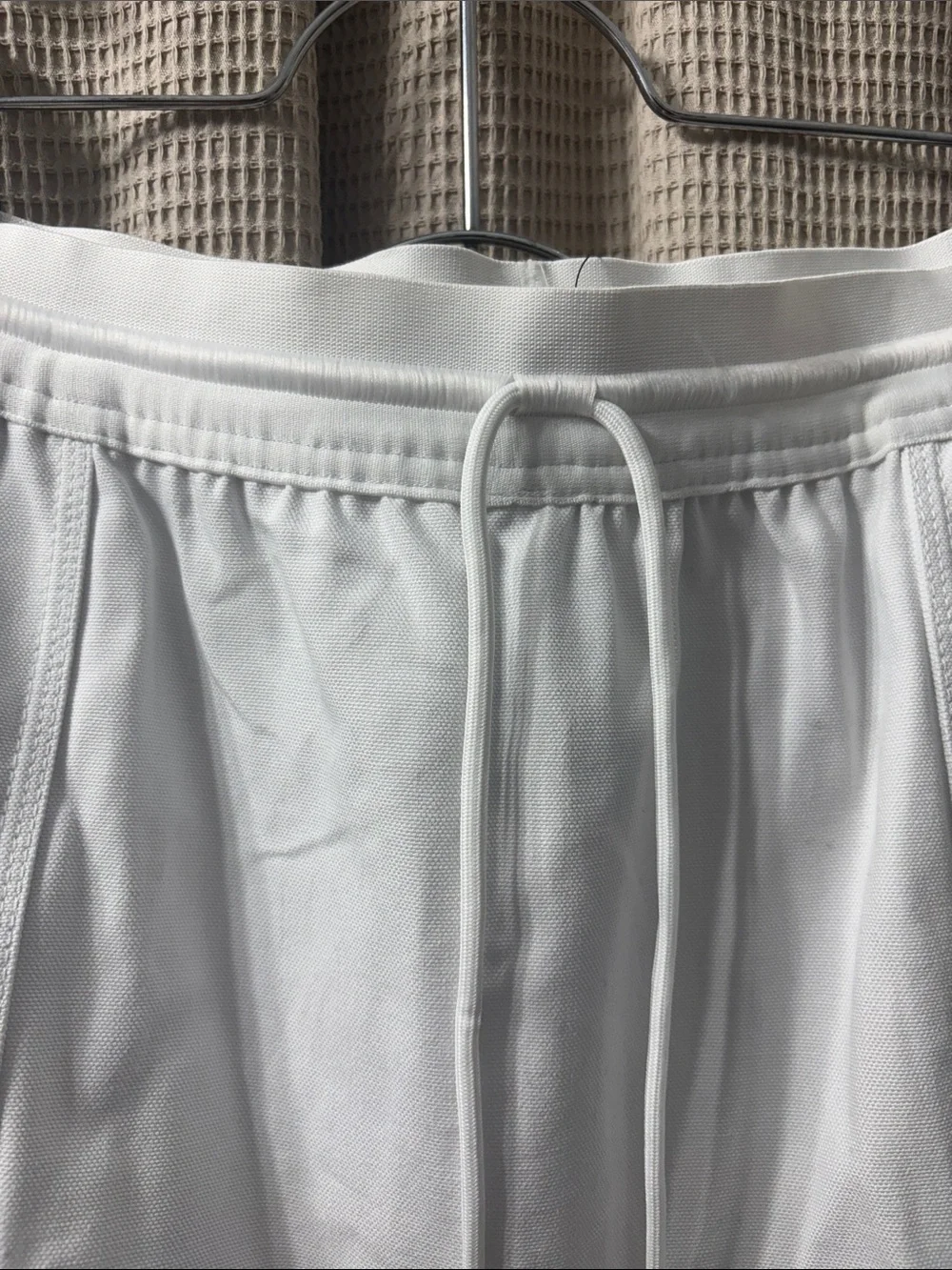 Nike White Women's Athletic tennis skirt  with Drawstring Waist